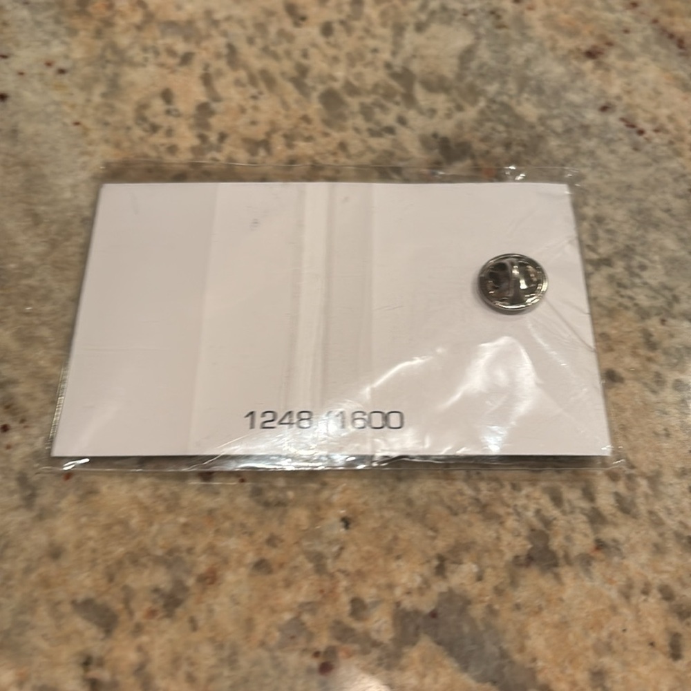 Super Bowl XLV Commemorative Pin - Picture 4 of 4